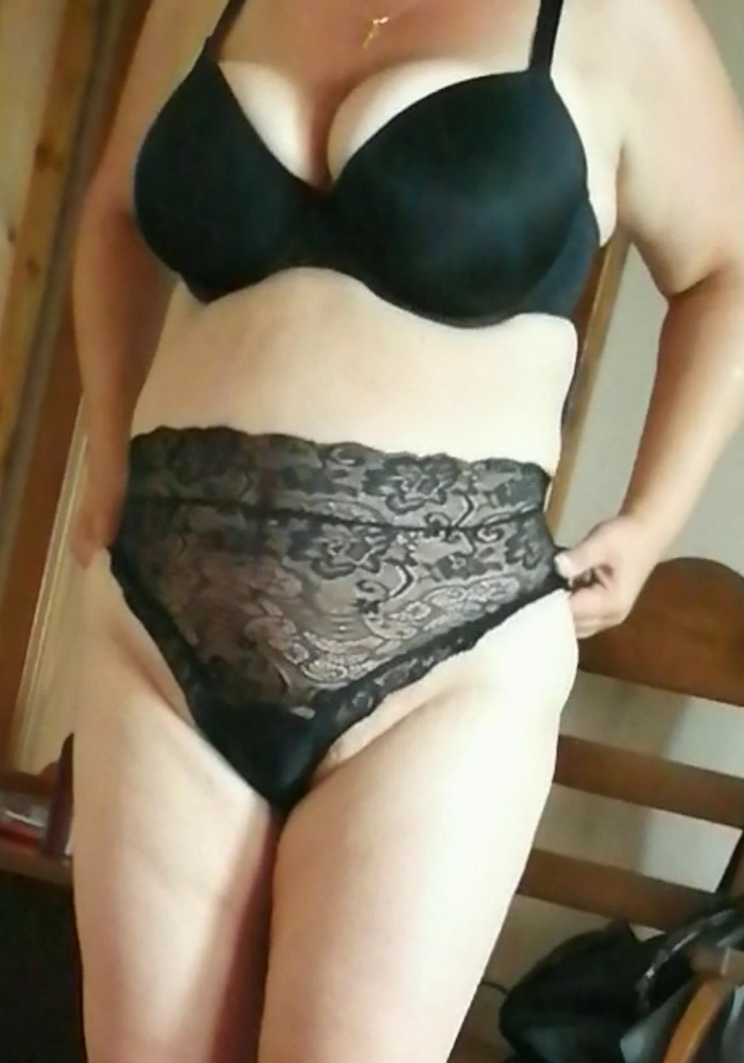 wife big tits in black bra - N