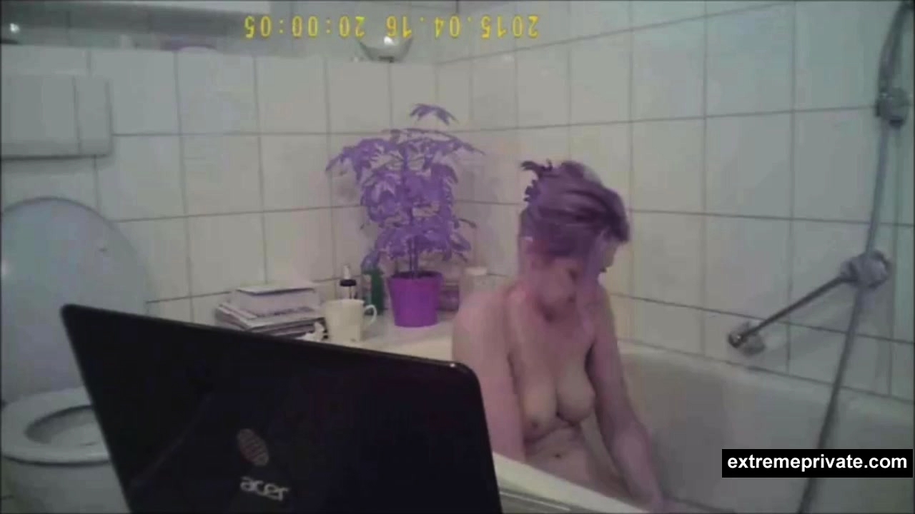 My Bathing Naked Mom On Hidden Camera at DrTuber